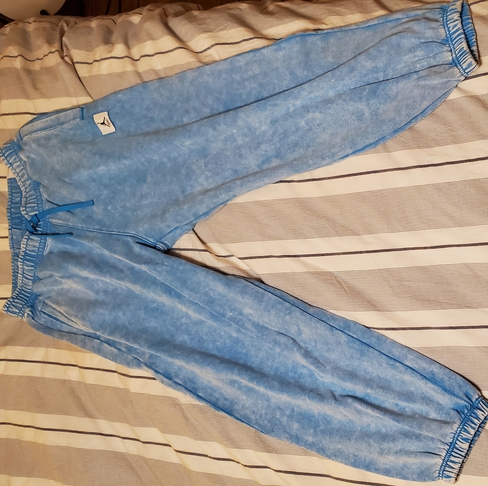 Jordan Women's 100% cotton sweatpants New with tags.